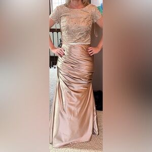 Lafemme Mother of the Bride dress - size 4. Hemmed to fit 5’6” woman.